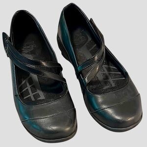 Abeo Smart System Maryjane Black Leather Velcro Closure Rubber Sole Shoes Sz 7